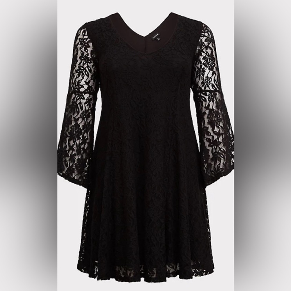 Torrid size 5 lace mini dress - bell sleeves